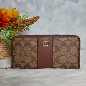 COACH ACCORDION ZIP WALLET IN SIGNATURE CANVAS